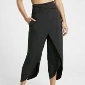 Athleta Black Cropped Pants